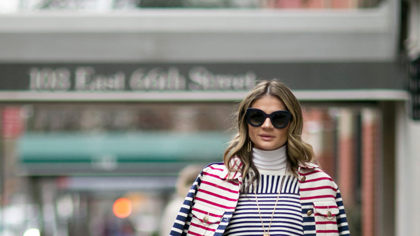 L'association bottes + jupe midi