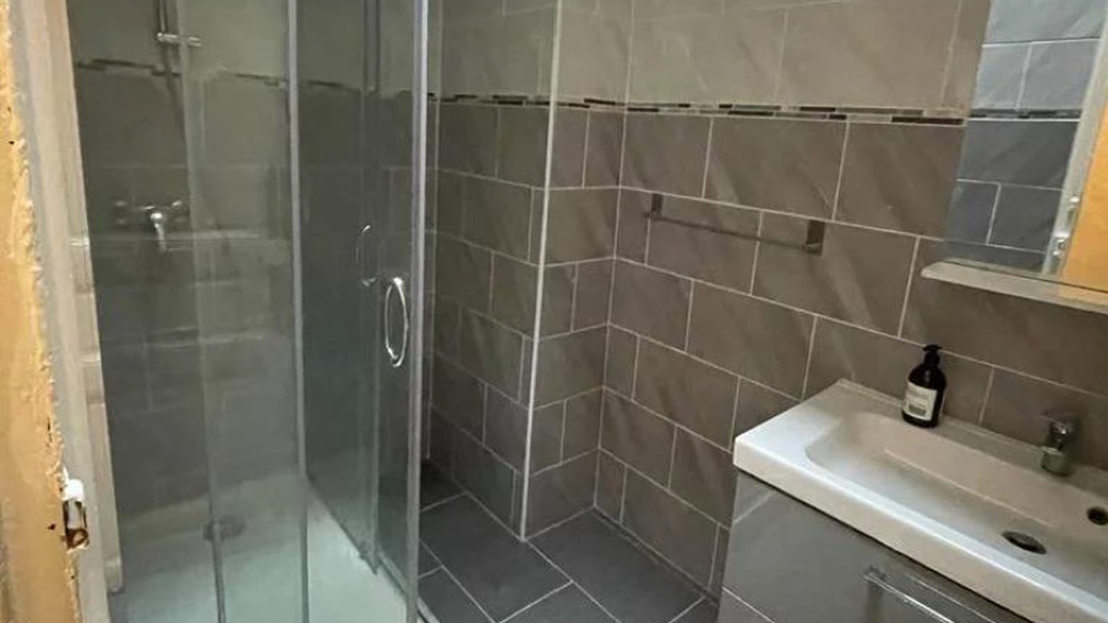 Salle de bains avant