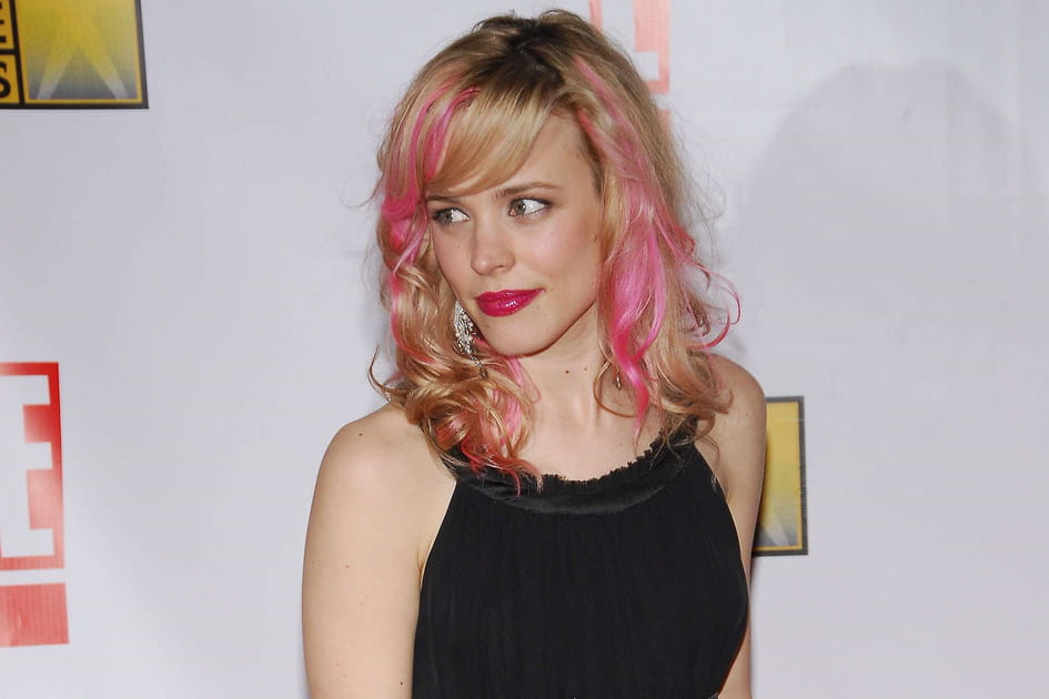 Les m&egrave;ches roses flashy de Rachel McAdams