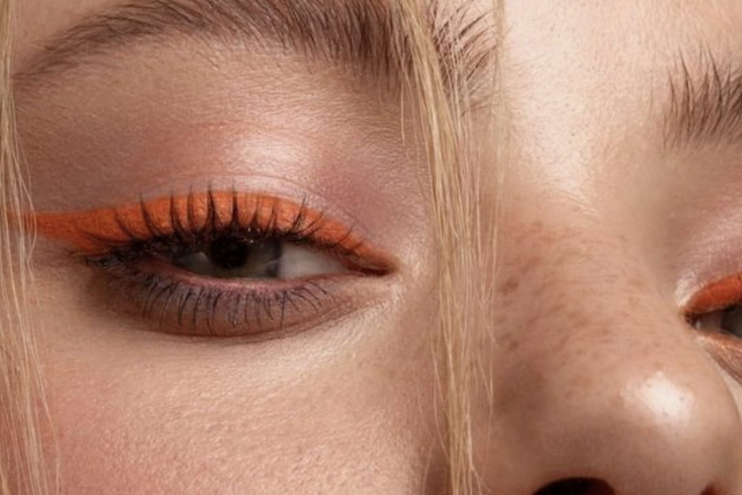 Eyeliner orange