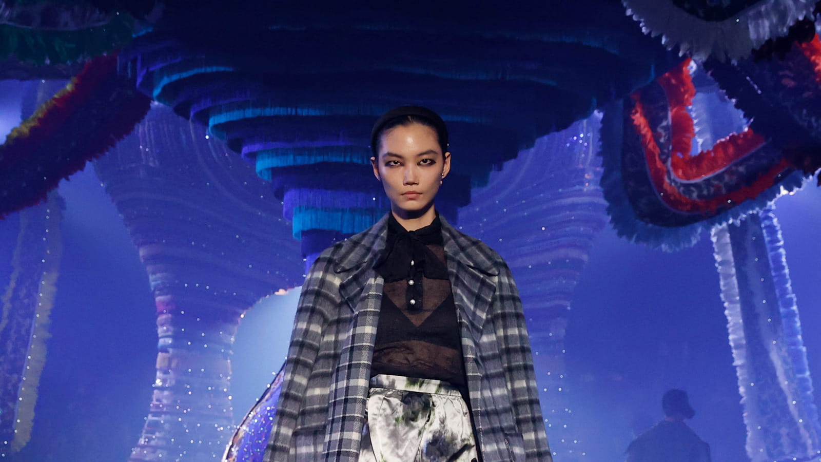 Look 28