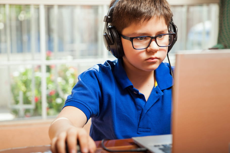 Enfants YouTubeurs ou influenceurs : une loi pour protéger les mineurs