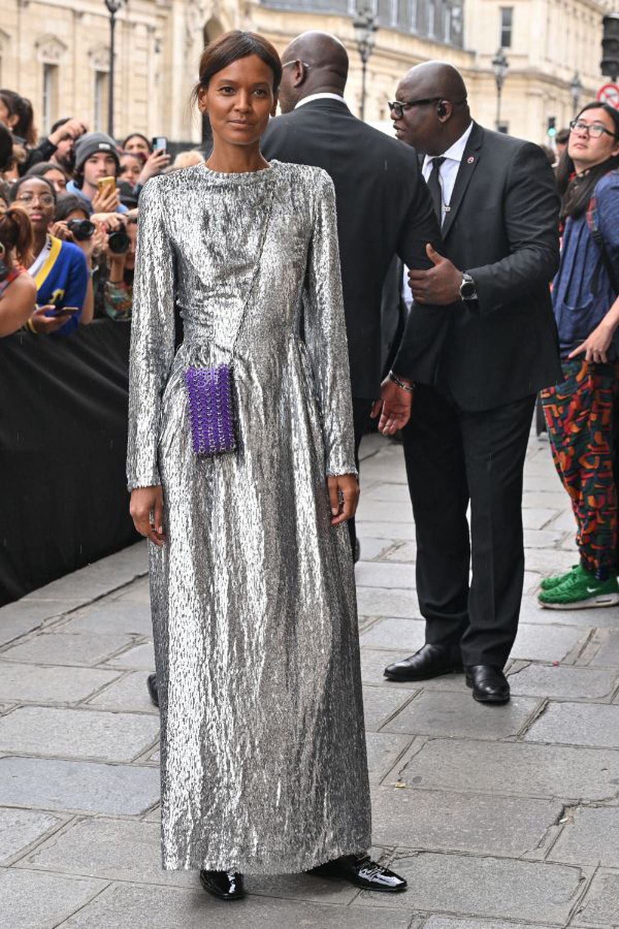 Liya Kebede en robe argentée au défilé Jean Paul Gaultier haute couture