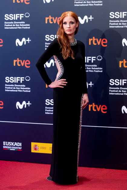 Jessica Chastain&nbsp;en robe noire &agrave; d&eacute;coupes