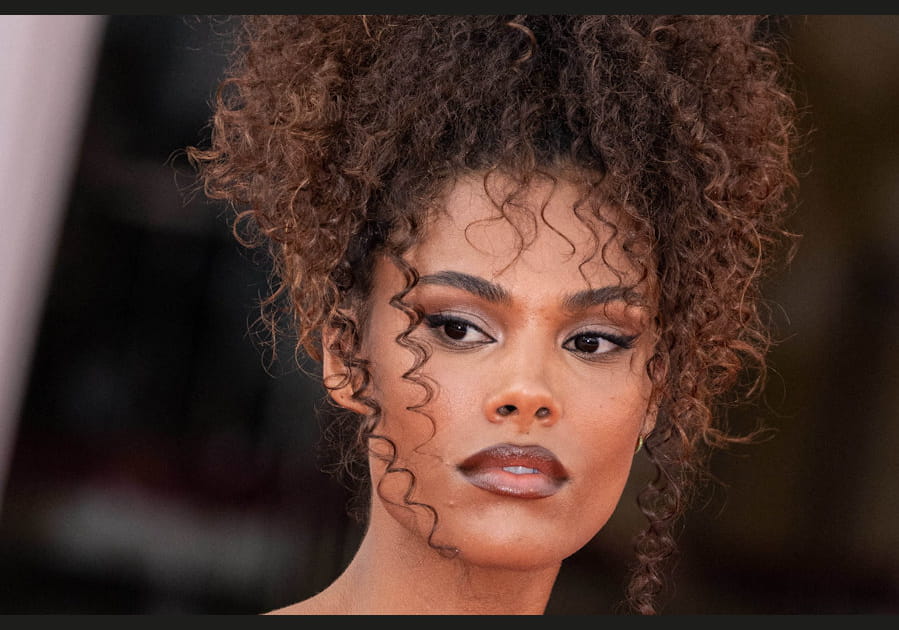 Le cat eye de Tina Kunakey