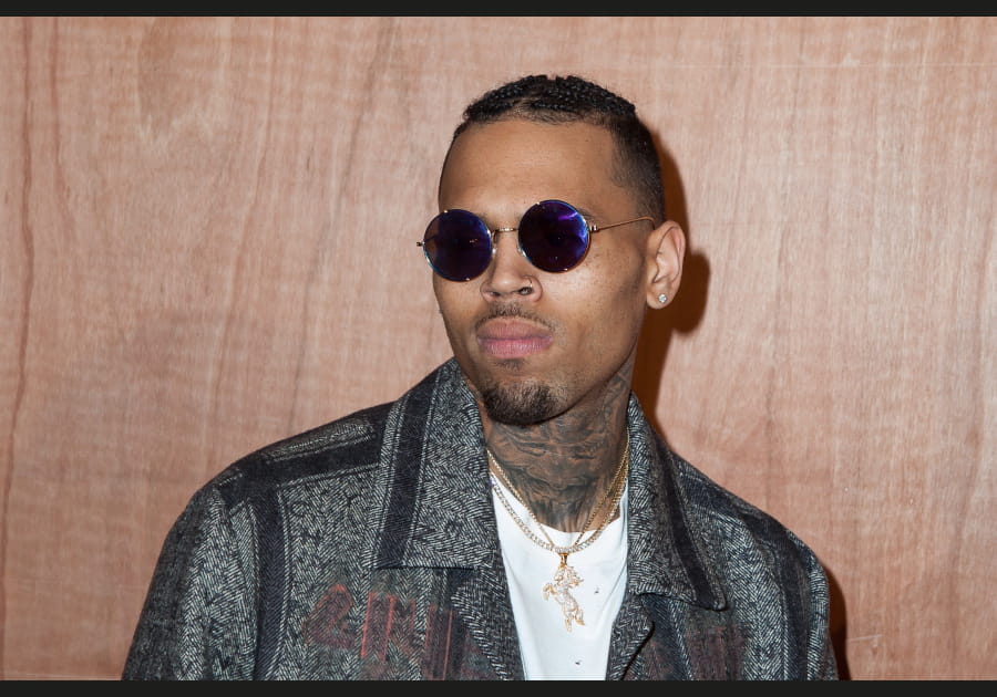 Les tresses brunes de Chris Brown