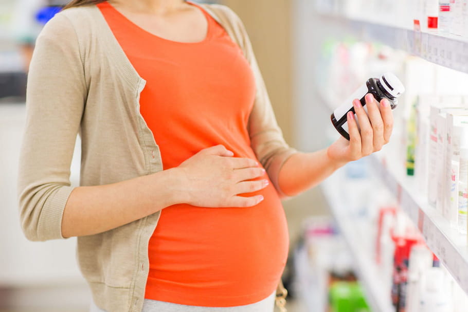 Les pictogrammes "grossesse", trop utilisés sur les médicaments ?