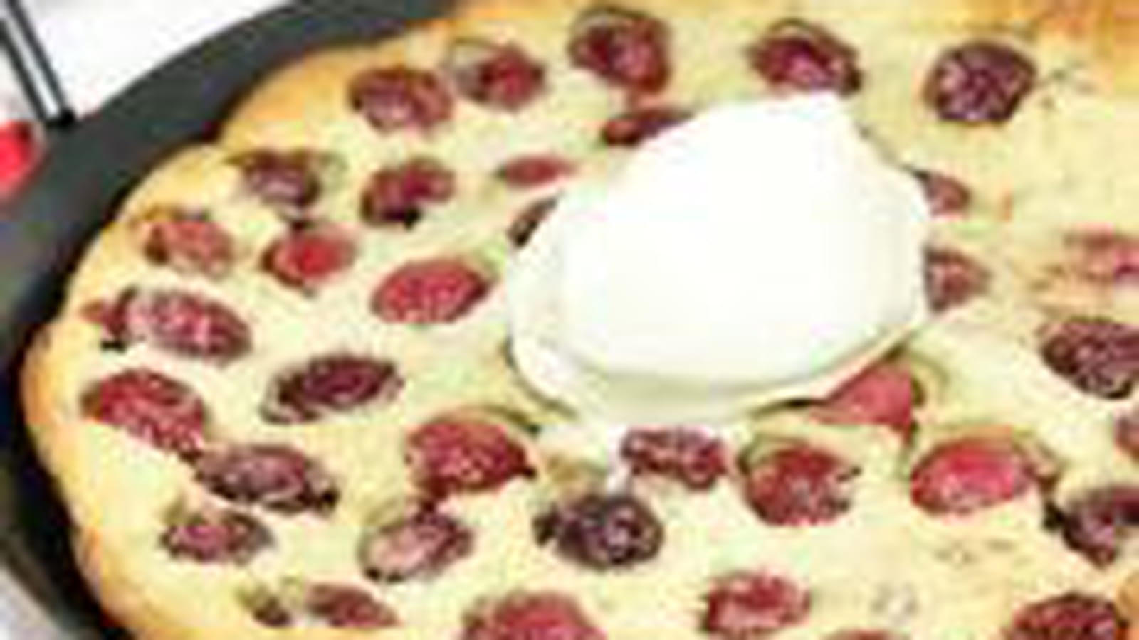 Clafoutis poêlé aux cerises et pistache
