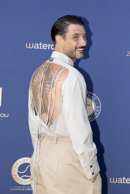 Jérémy Frérot : sa tenue affriolante à la soirée de gala de Patrick Mouratoglou