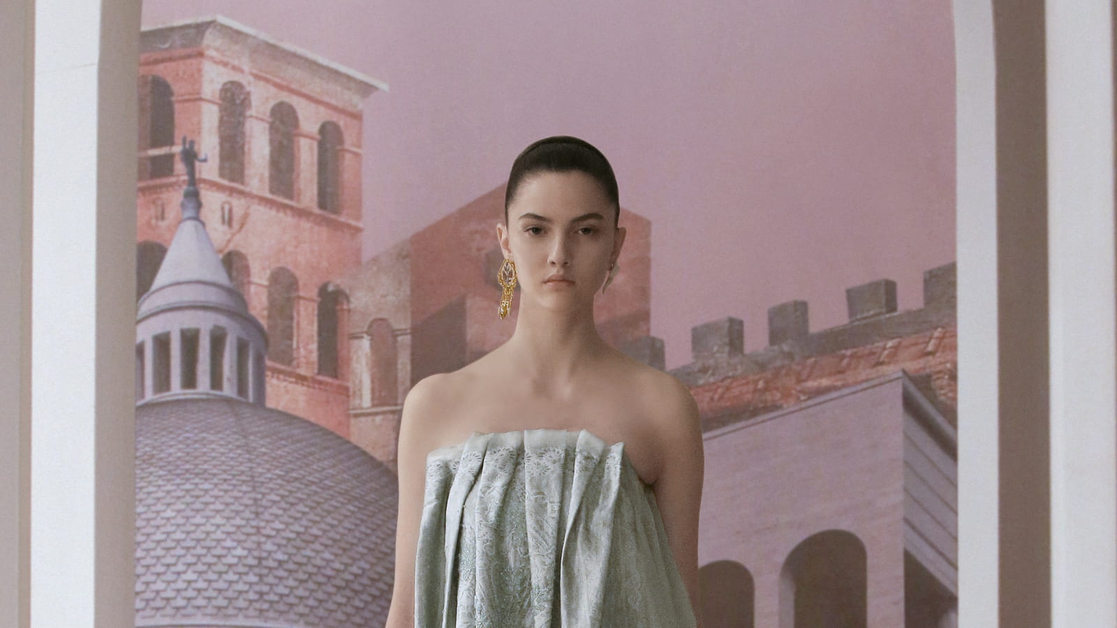 Look 16