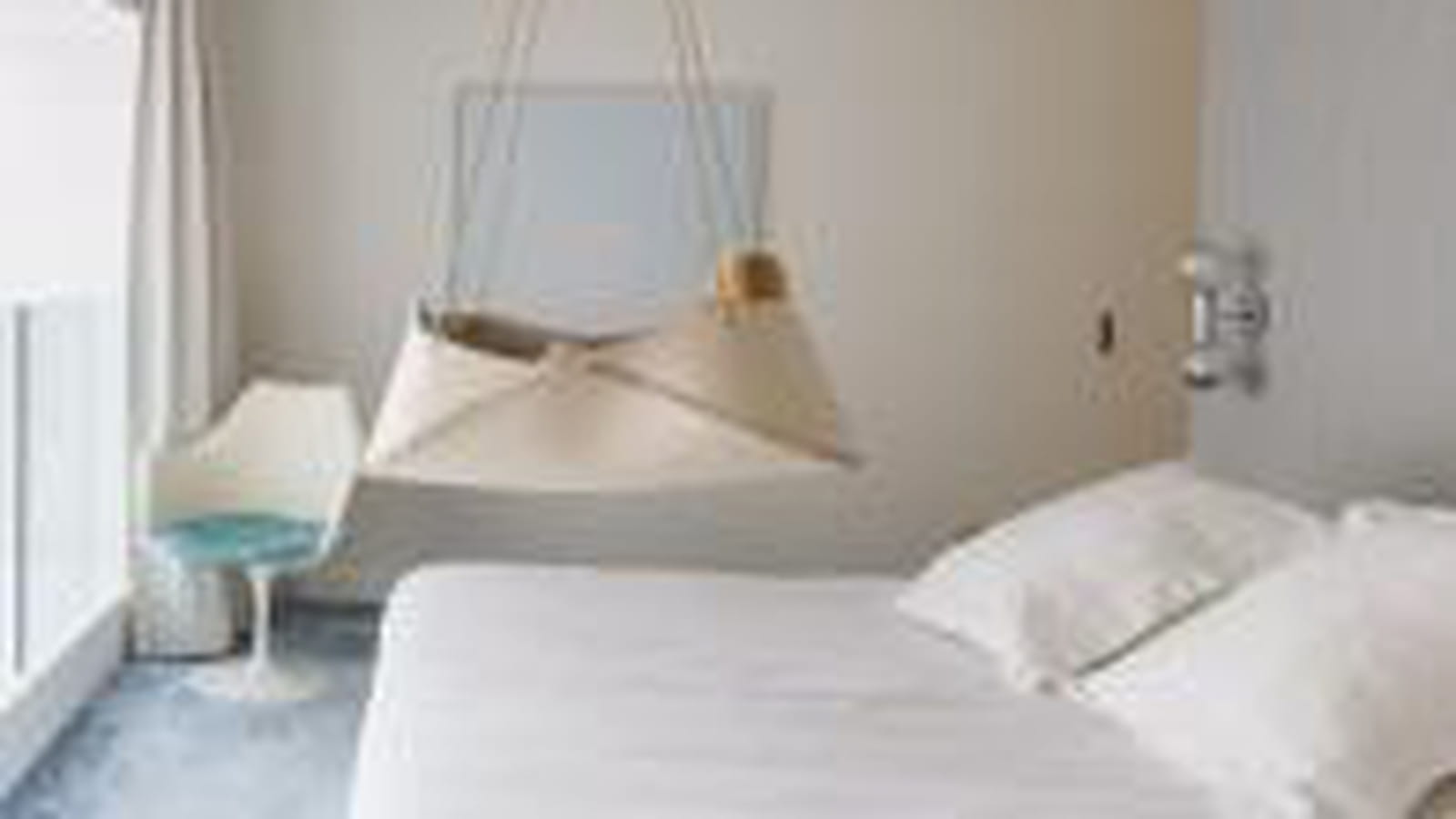 Chambre design blanche