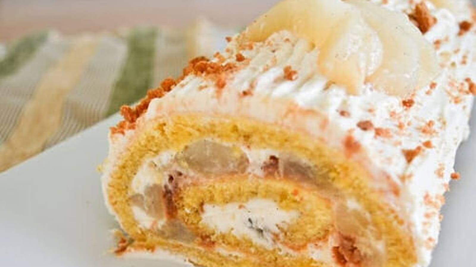 Bûche roulée poires pochées et Spéculoos