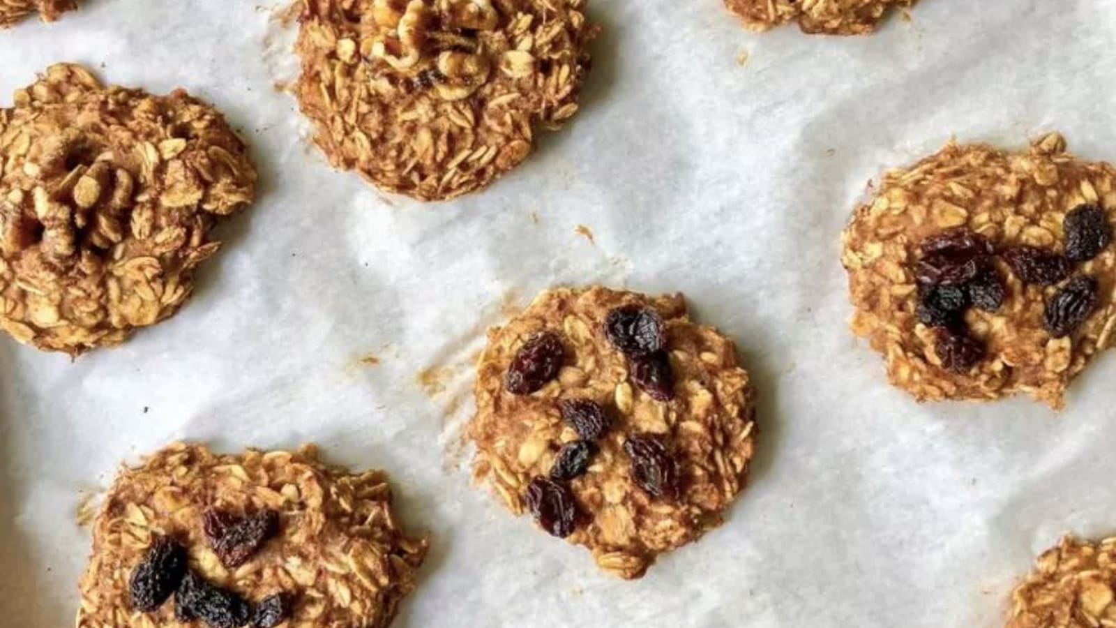 Healthy biscuits à la banane, à la pomme et à la noix de coco