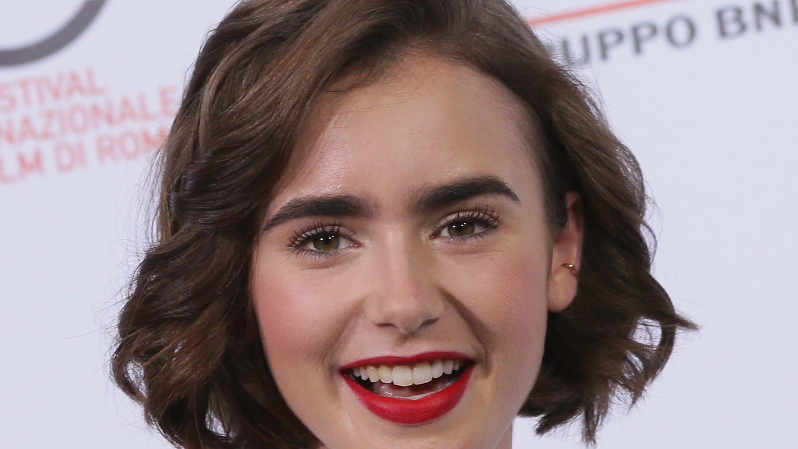 Lily Collins, avec un carré