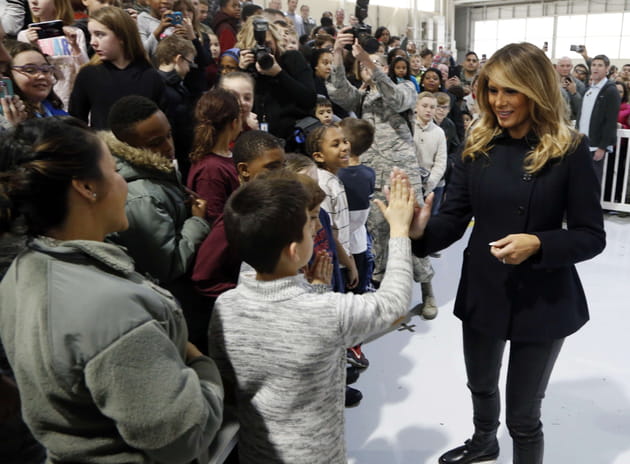 Melania Trump : high five !