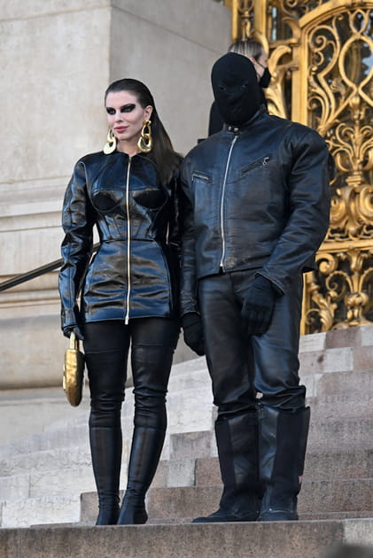 Kanye West et Julia Fox au d&eacute;fil&eacute; Schiaparelli