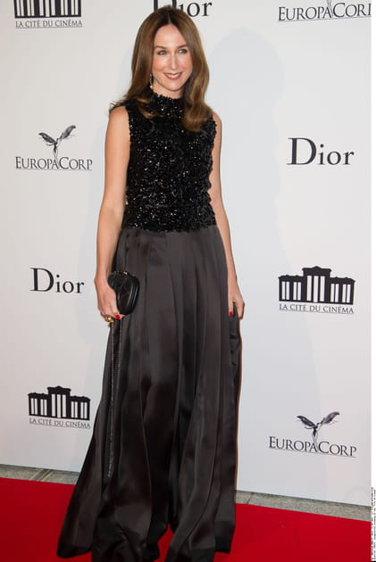 Elsa Zylberstein en robe noire bi-mati&egrave;re