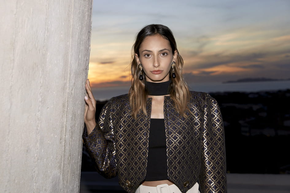 Le mi-long tr&egrave;s sage