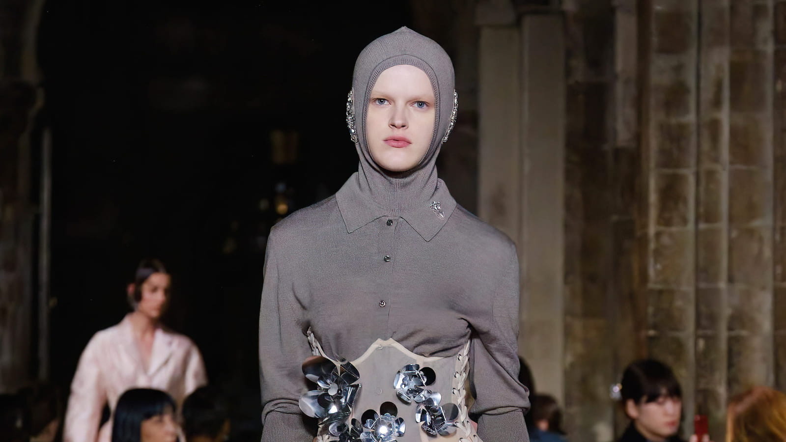 Défilé Simone Rocha automne-hiver 2024-2025