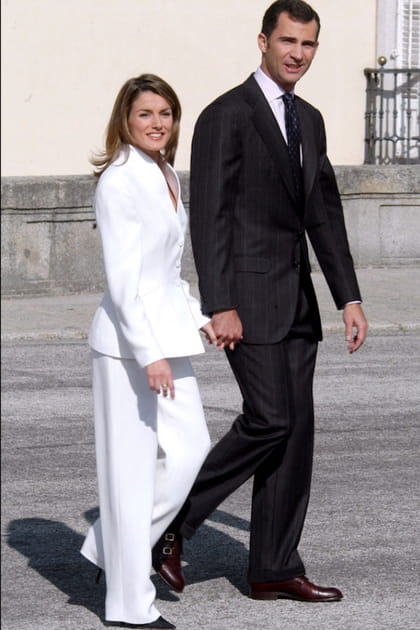 Letizia d'Espagne en tailleur pantalon blanc