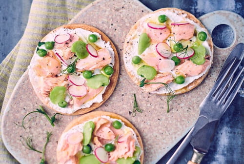 Tarte fine printanière à la ricotta et à la truite