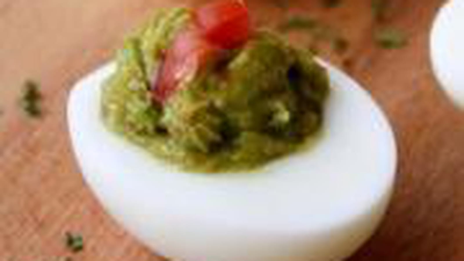 Oeufs farcis au guacamole façon mimosa