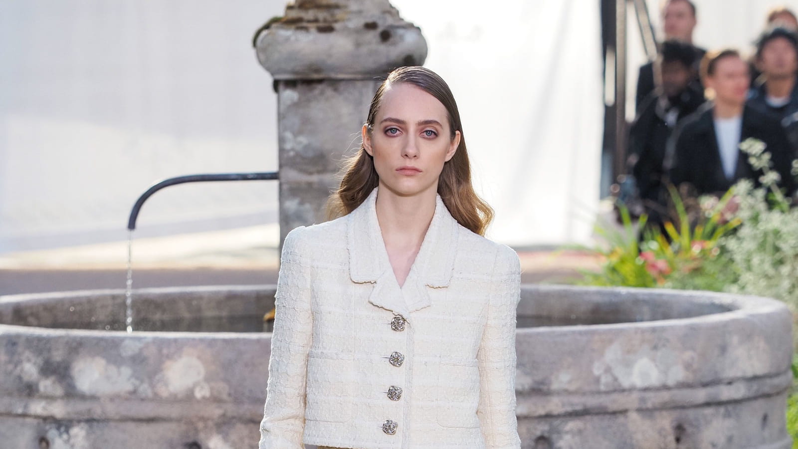 Look 29