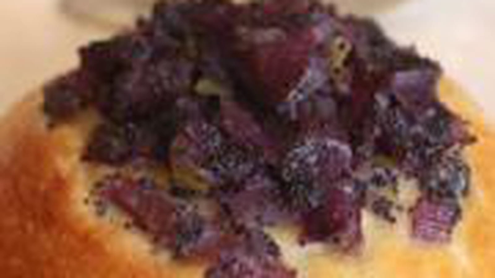Petits pains aux oignons rouges