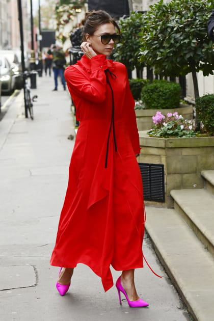Victoria Beckham en robe de sa marque