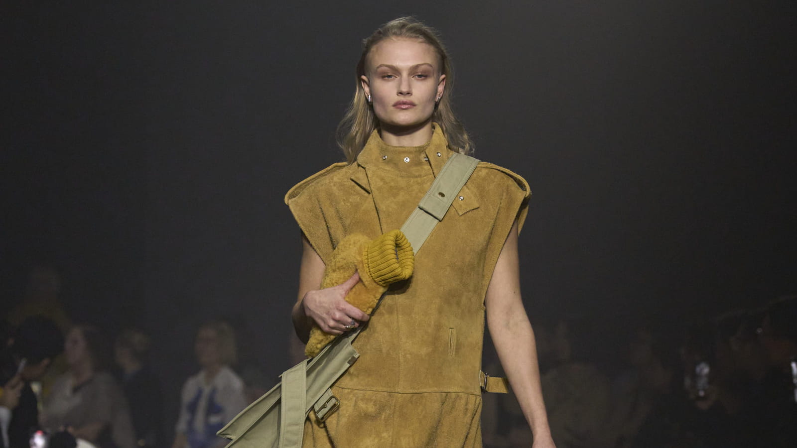 Look 19
