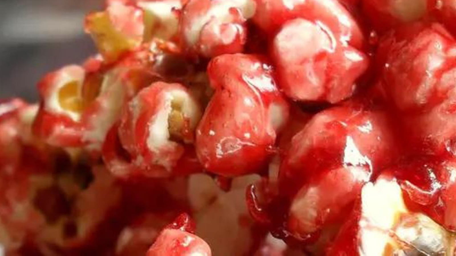 Popcorn au caramel de fraise