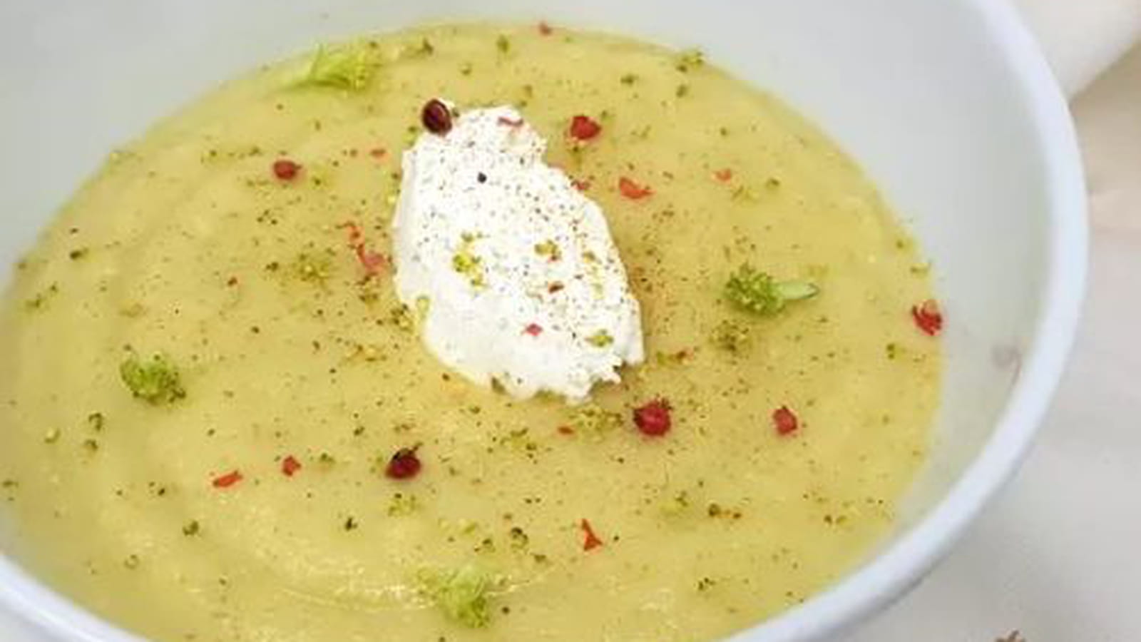 Velouté de panais et brocolis au chèvre