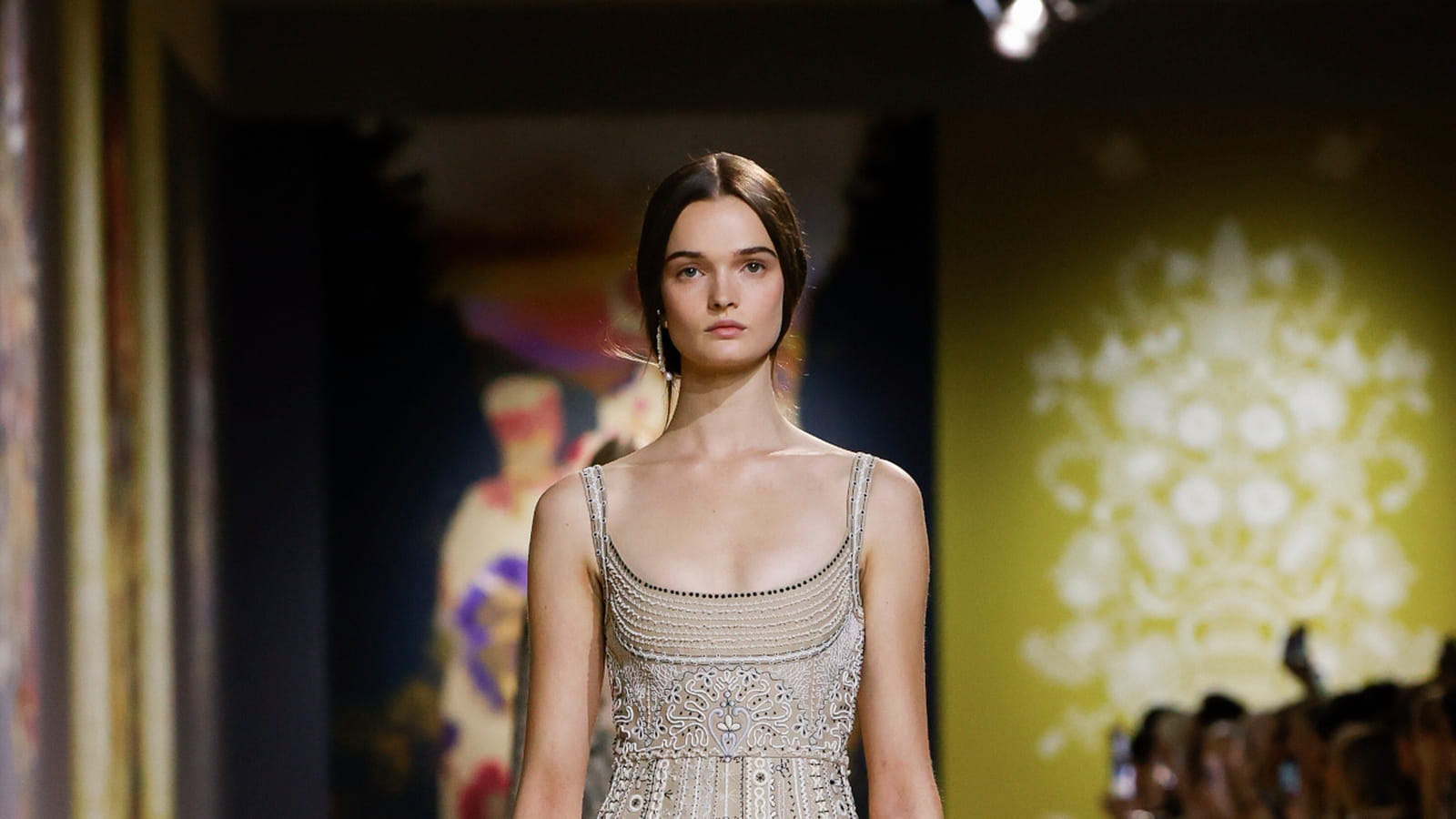 Look 18