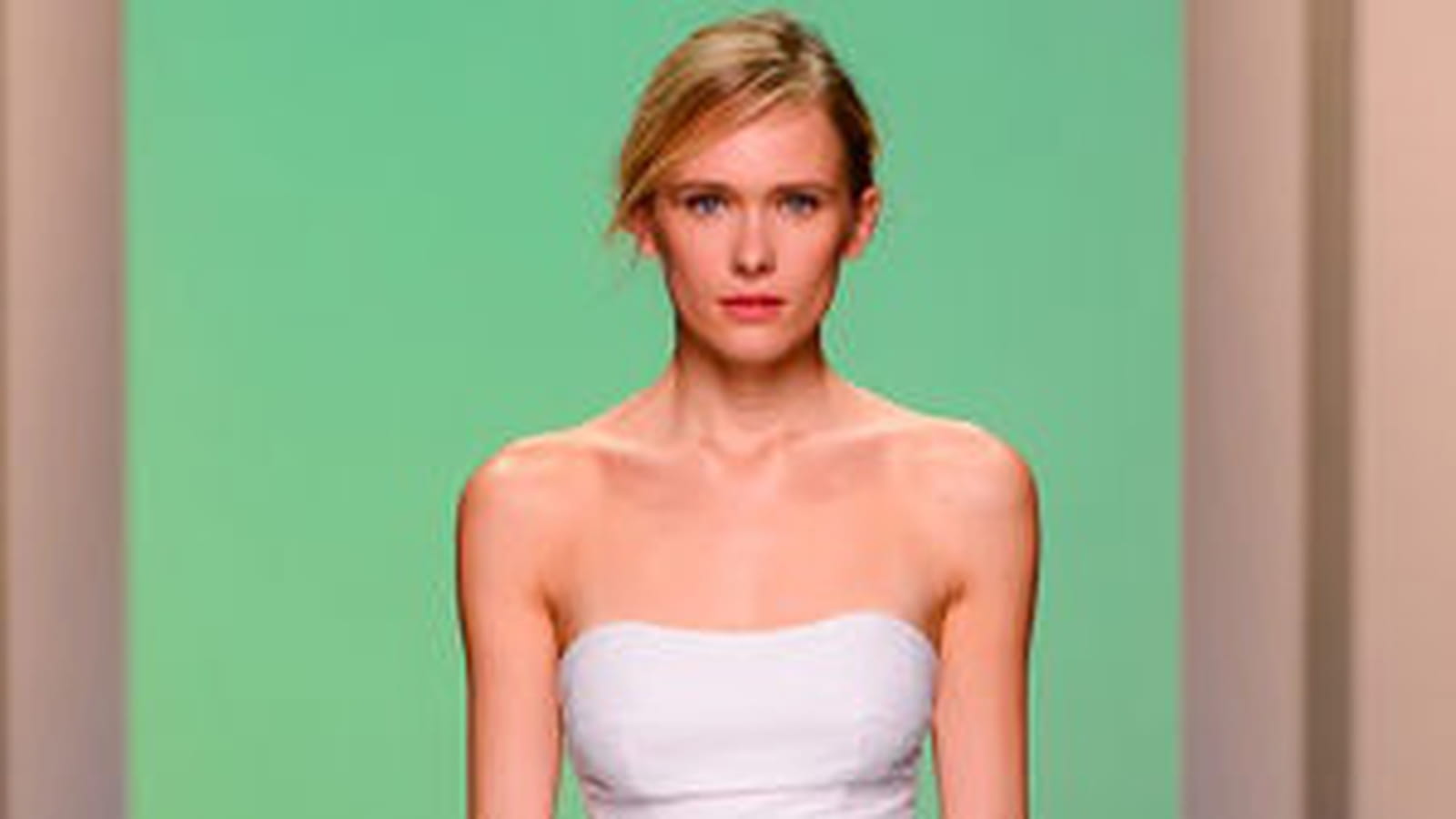 Robe blanche bustier de Tara Jarmon