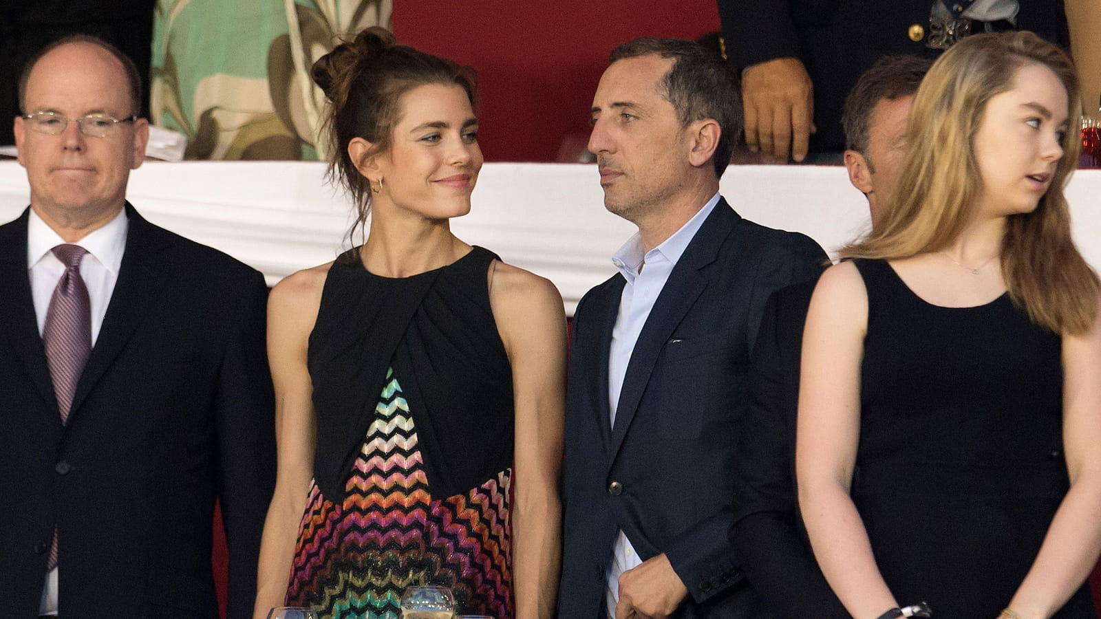 Amoureuse au bras de Gad Elmaleh
