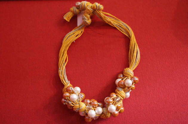 Collier en fil de chanvre