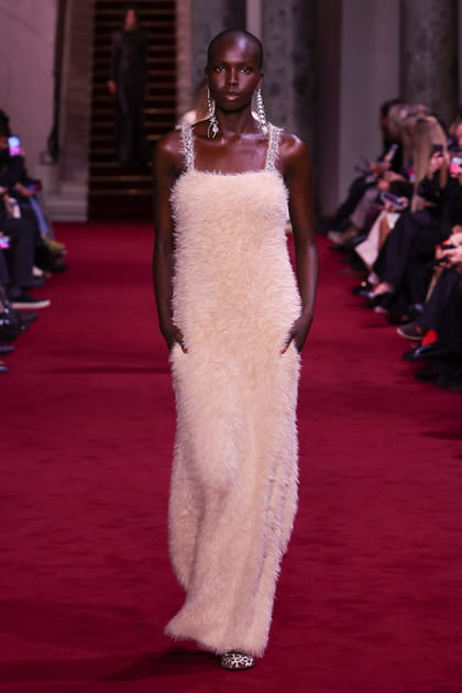 Robe poudrée à bretelles aperçue sur le défilé Zimmermann