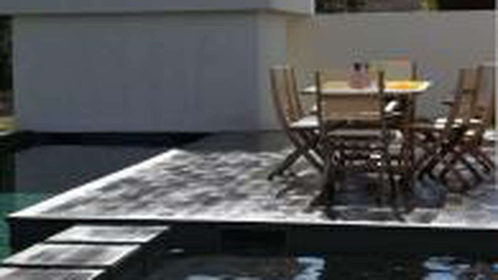 Terrasse sur l'eau