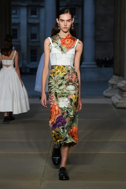 D&eacute;fil&eacute; Erdem printemps-&eacute;t&eacute; 2023