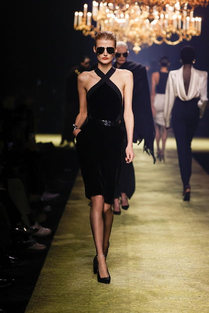 Look 23&nbsp;du d&eacute;fil&eacute; Saint Laurent