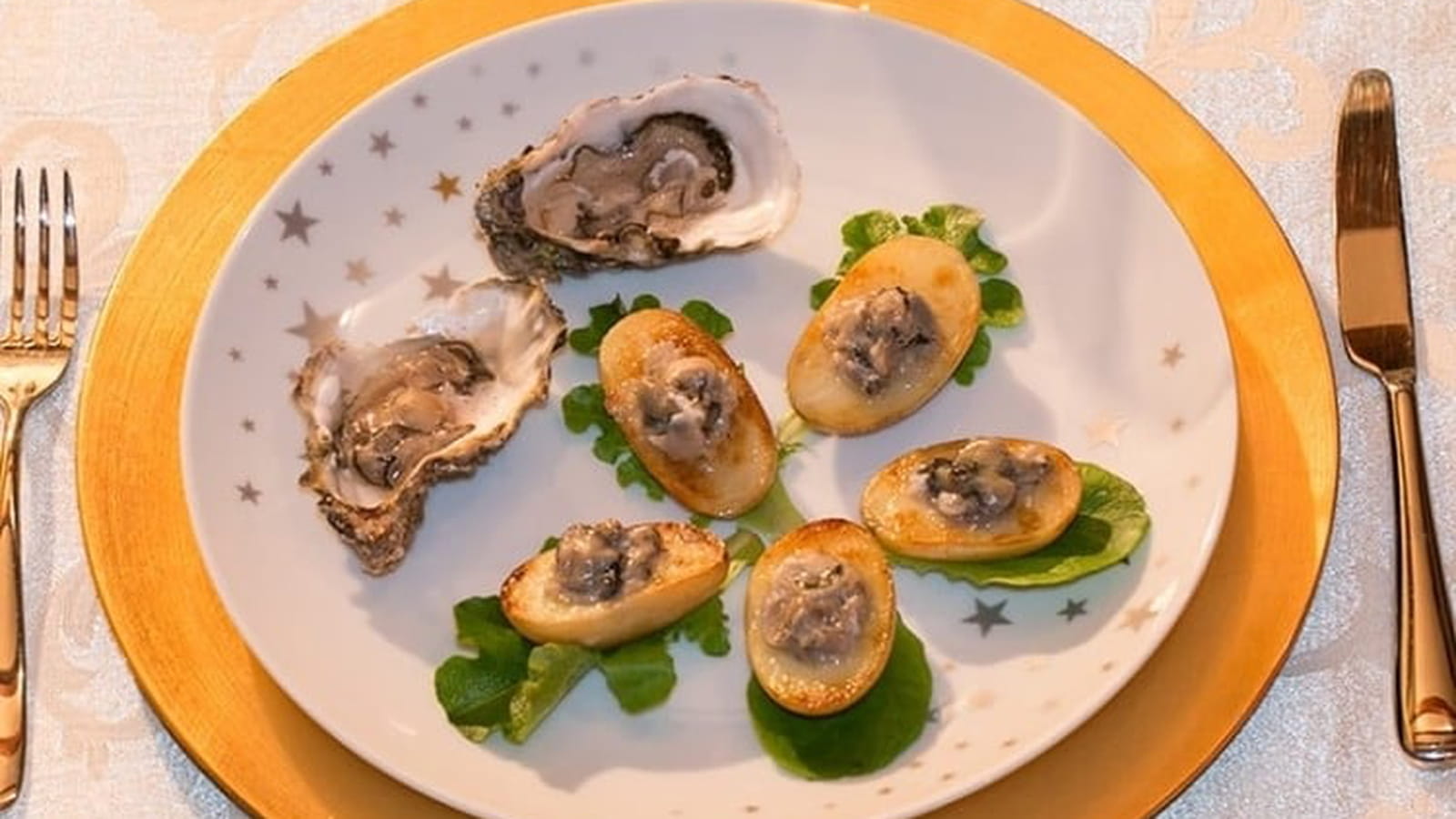 Tartare d’huîtres à la crème d’artichaut aux Truffes en nids de Princesse Charlotte