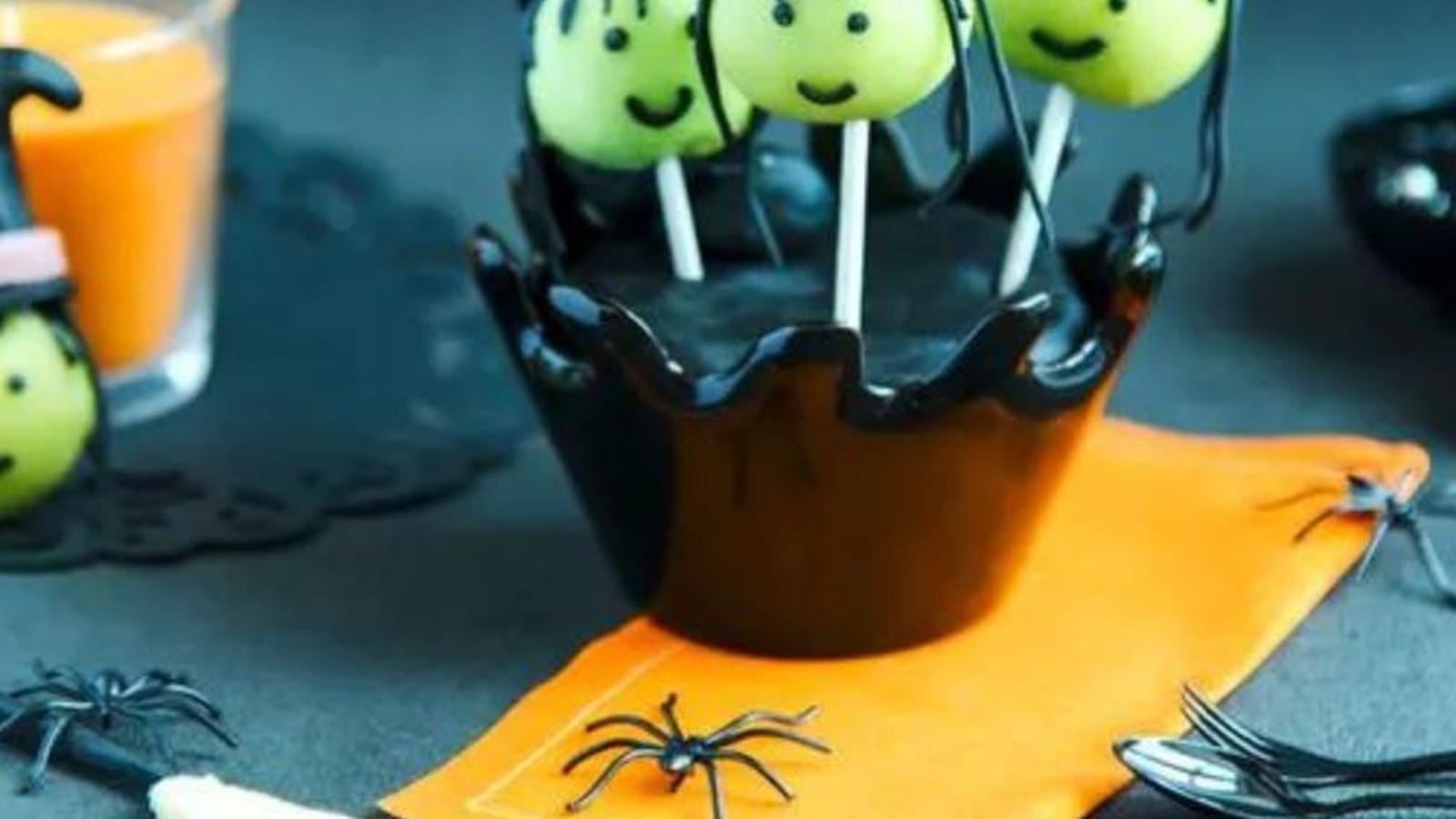 Pop cakes sorcières aux amandes