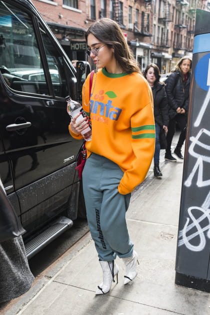 Dua Lipa en sweat Fanta