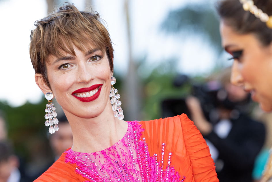 Les l&egrave;vres rouges mat de Rebecca Hall