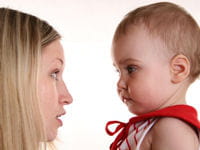 le contexte social est impactant sur la construction du langage de l'enfant.