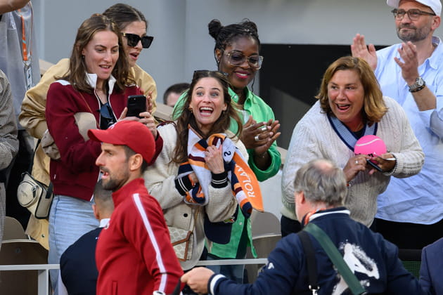 Mélanie Bernier et Claudia Tagbo, survoltées face à Novak Djokovic à Roland-Garros