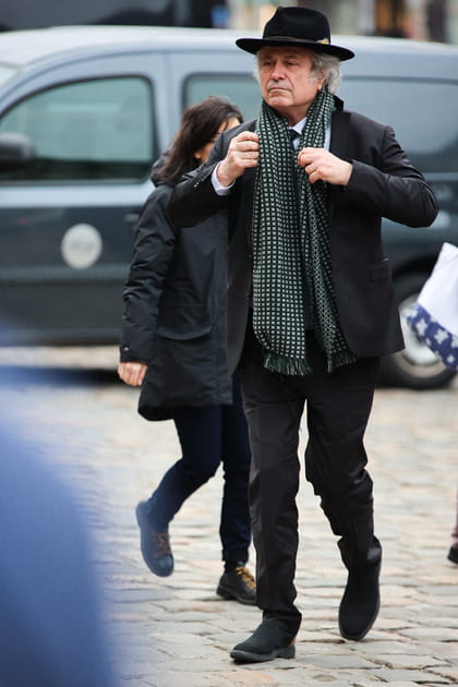 Franz-Olivier Giesbert arrive aux obsèques de Philippe Tesson