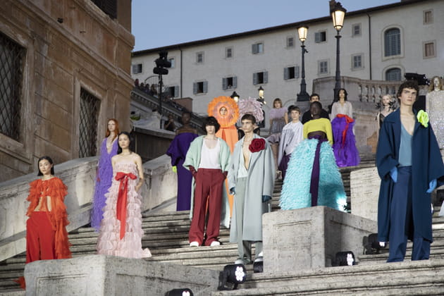 Les silhouettes du défilé Valentino haute couture automne-hiver 2022-2023