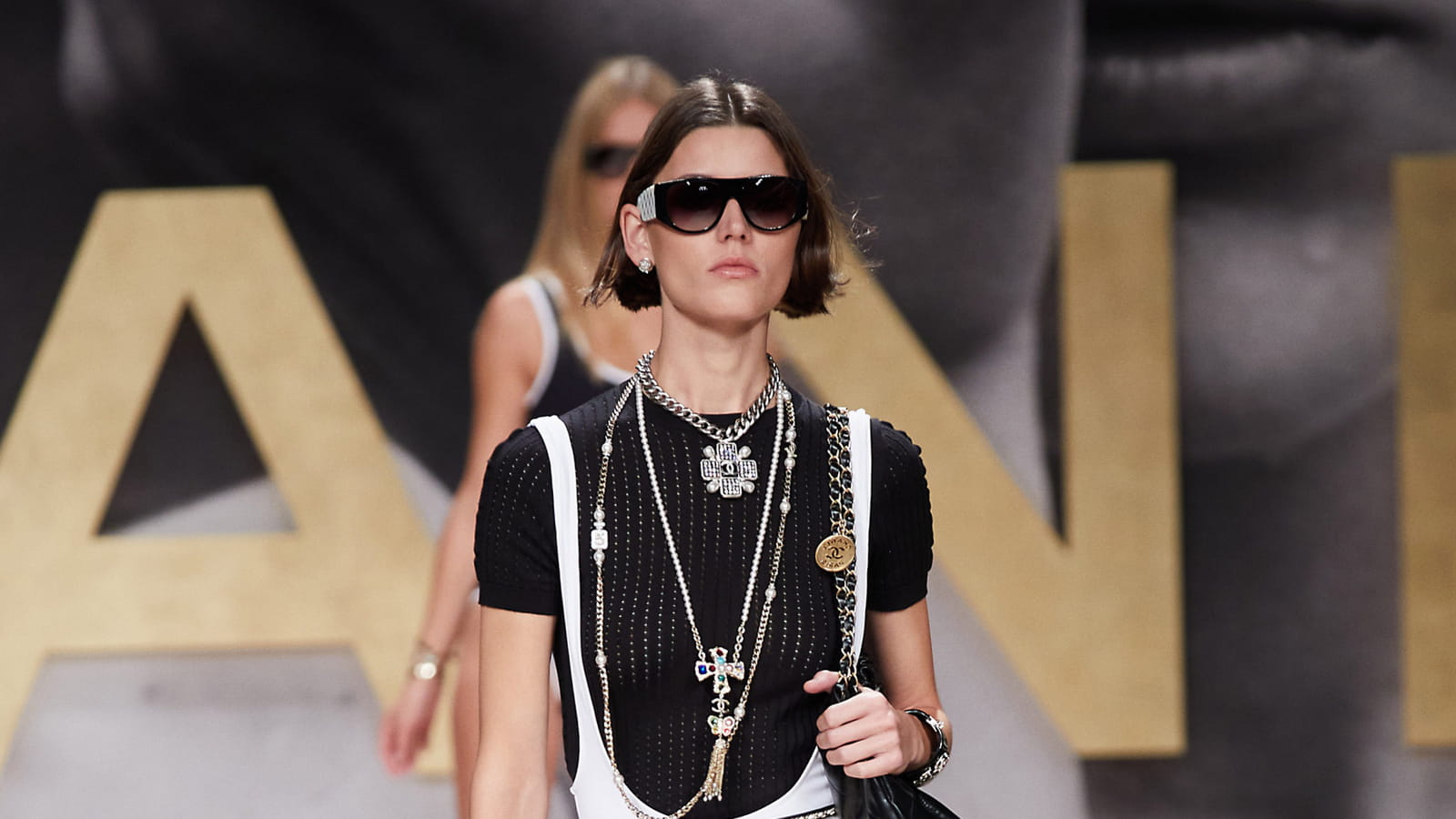 Look 1