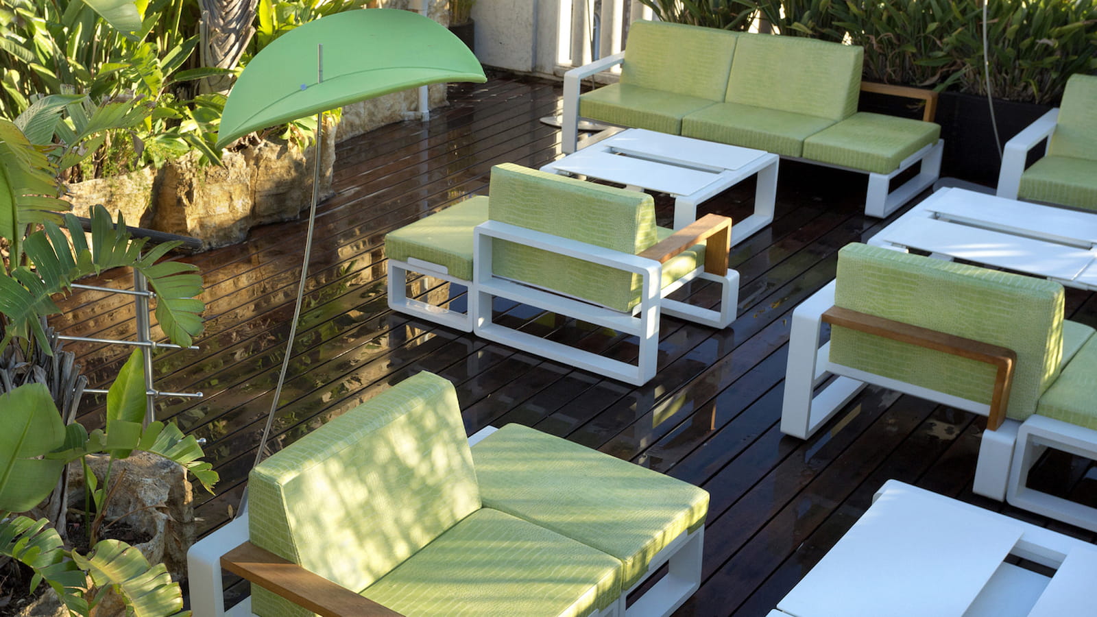 Mobilier de jardin vert anis